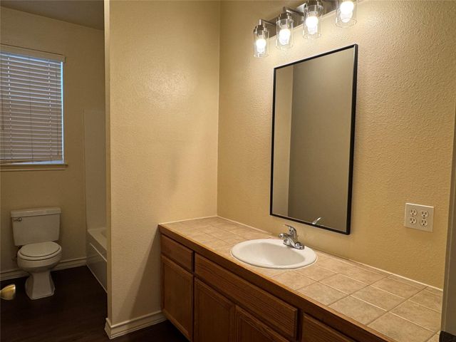 220 SANDSTONE DR A, Jarrell, TX 76537