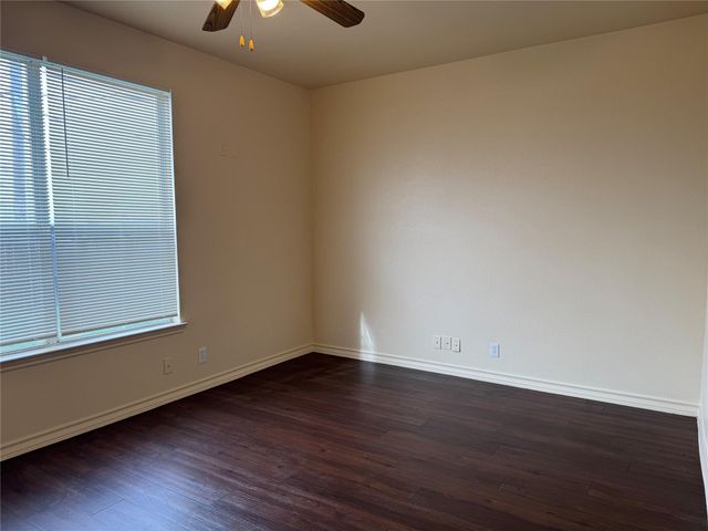 220 SANDSTONE DR A, Jarrell, TX 76537