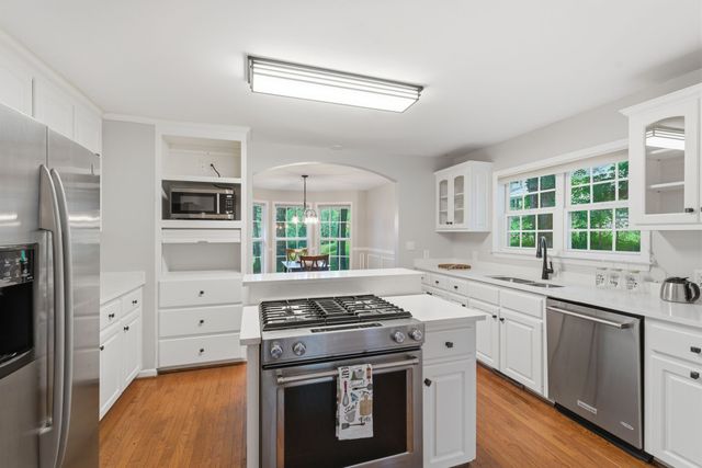 608 Beechtree Ct, Burns, TN 37029