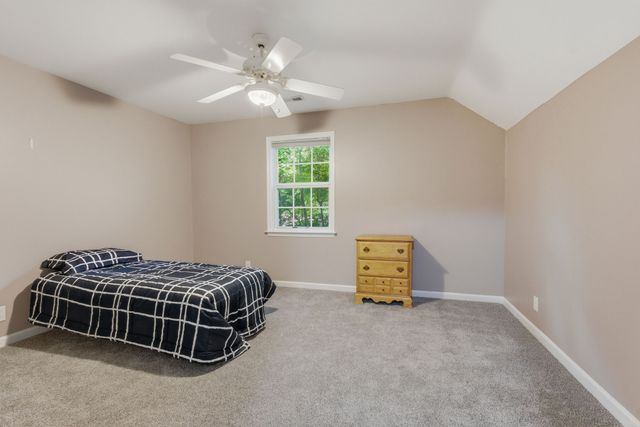 608 Beechtree Ct, Burns, TN 37029