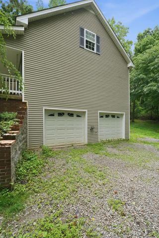 608 Beechtree Ct, Burns, TN 37029