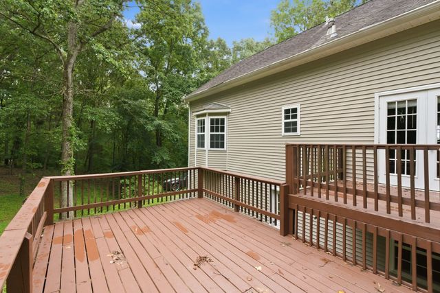 608 Beechtree Ct, Burns, TN 37029