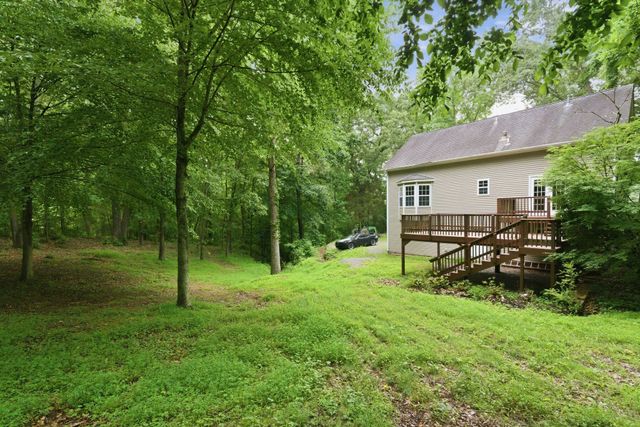 608 Beechtree Ct, Burns, TN 37029