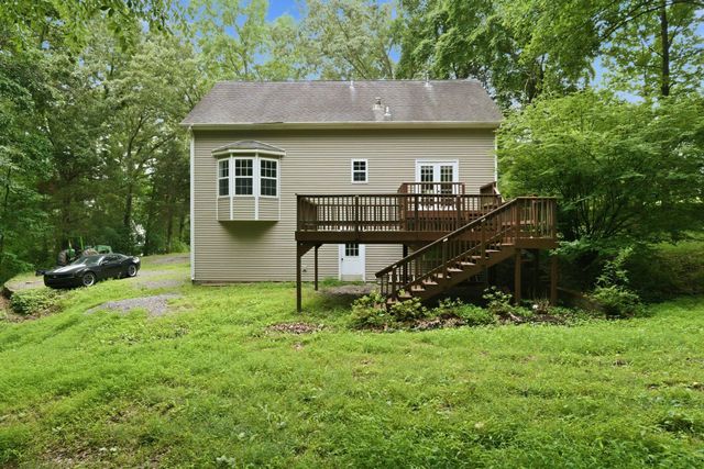 608 Beechtree Ct, Burns, TN 37029