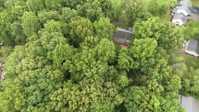 608 Beechtree Ct, Burns, TN 37029
