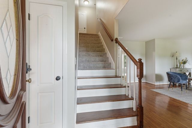 608 Beechtree Ct, Burns, TN 37029