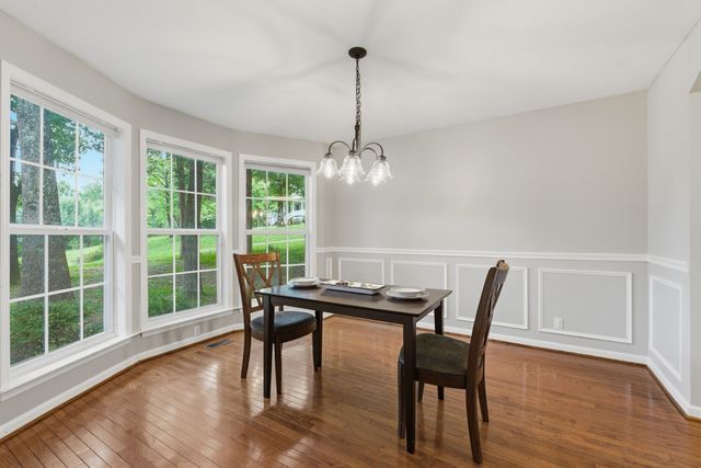 608 Beechtree Ct, Burns, TN 37029