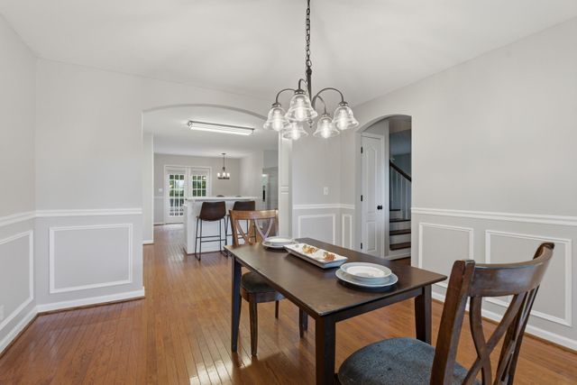 608 Beechtree Ct, Burns, TN 37029