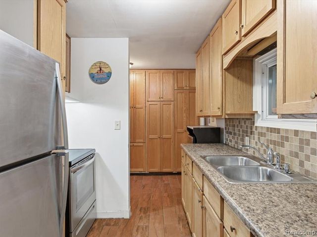 1531 Robinson Street, Port Huron, MI 48060