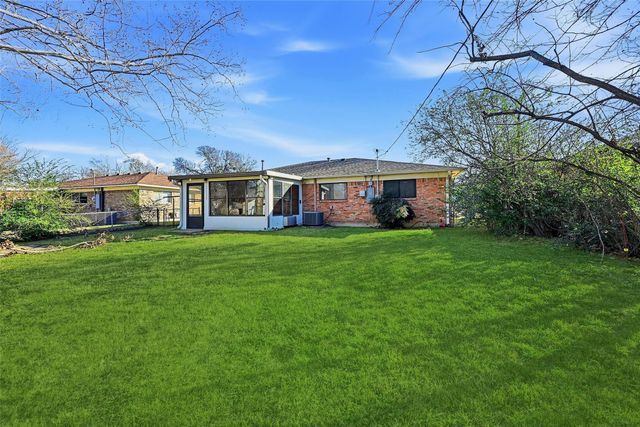 105 N Wood Avenue, Denison, TX 75020