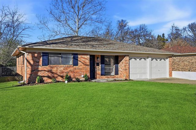 105 N Wood Avenue, Denison, TX 75020