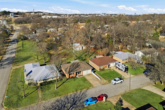 105 N Wood Avenue, Denison, TX 75020