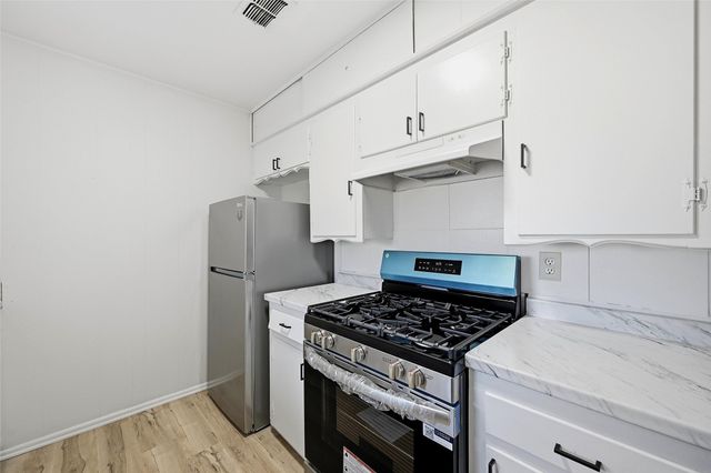 105 N Wood Avenue, Denison, TX 75020