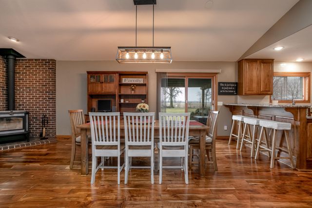 5183 AUD ROAD 245, Centralia, MO 65240