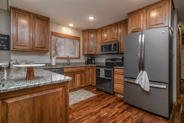 5183 AUD ROAD 245, Centralia, MO 65240