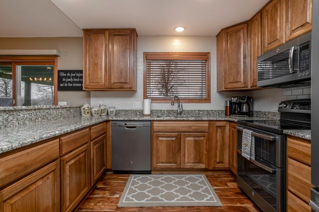 5183 AUD ROAD 245, Centralia, MO 65240