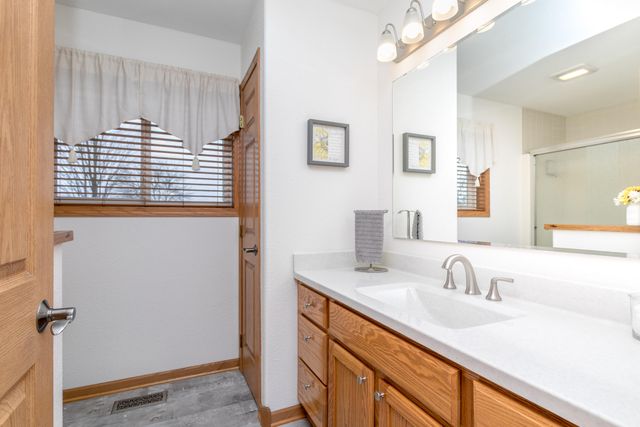 5183 AUD ROAD 245, Centralia, MO 65240