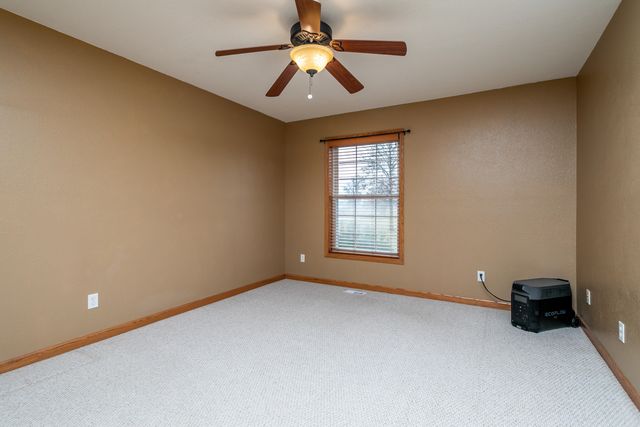 5183 AUD ROAD 245, Centralia, MO 65240