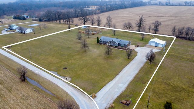 5183 AUD ROAD 245, Centralia, MO 65240