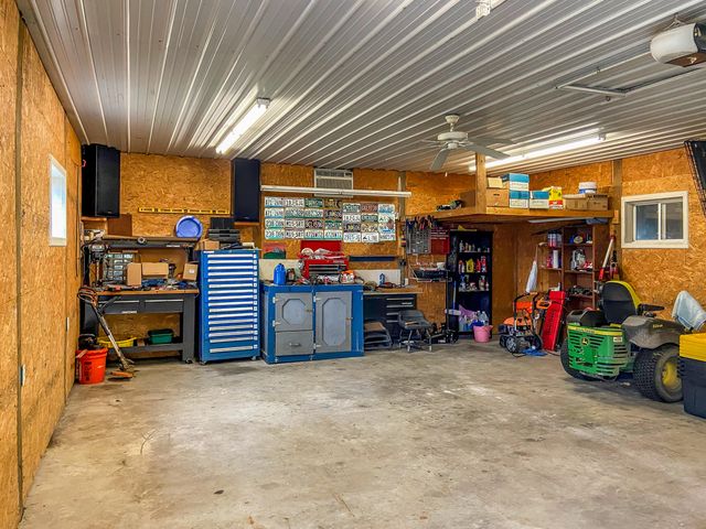 5183 AUD ROAD 245, Centralia, MO 65240