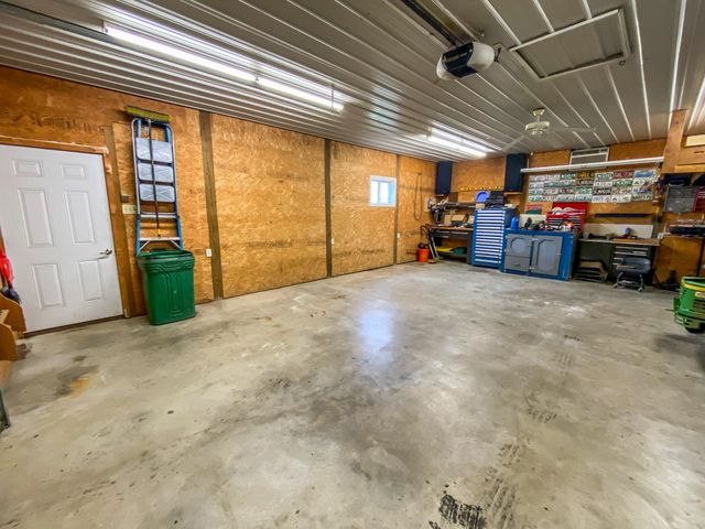 5183 AUD ROAD 245, Centralia, MO 65240