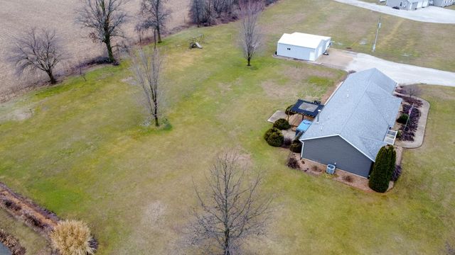 5183 AUD ROAD 245, Centralia, MO 65240