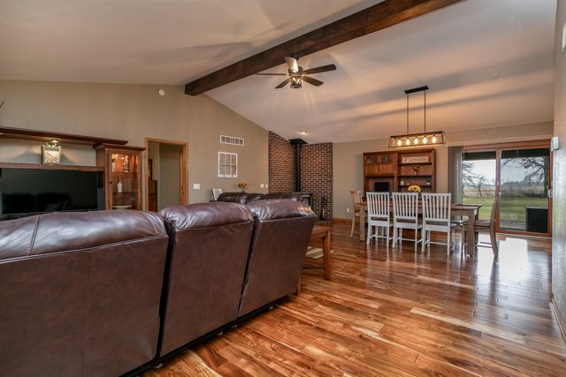 5183 AUD ROAD 245, Centralia, MO 65240