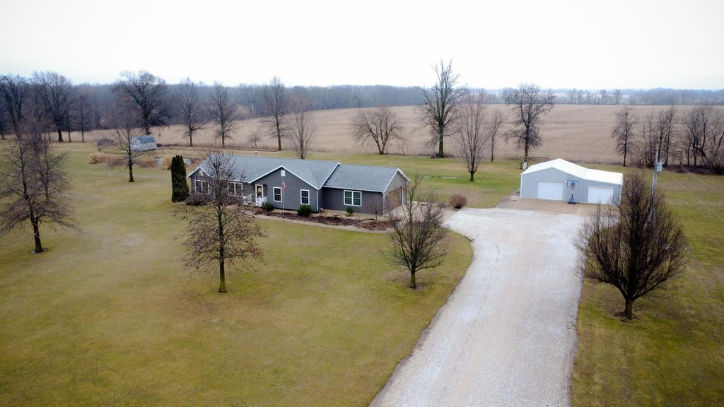 5183 AUD ROAD 245, Centralia, MO 65240