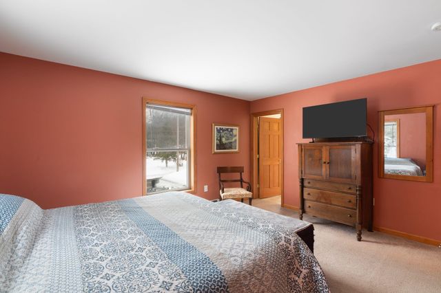 135 Country Hill, Brattleboro, VT 05301