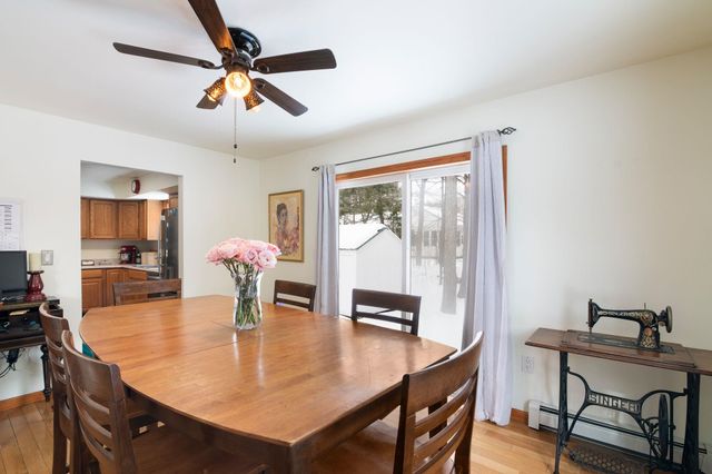 135 Country Hill, Brattleboro, VT 05301