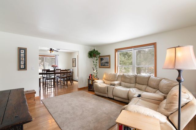 135 Country Hill, Brattleboro, VT 05301