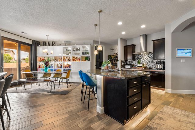 7348 Tree Line Avenue NW, Albuquerque, NM 87114