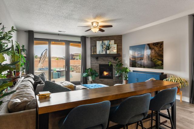 7348 Tree Line Avenue NW, Albuquerque, NM 87114