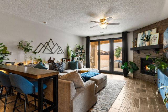 7348 Tree Line Avenue NW, Albuquerque, NM 87114