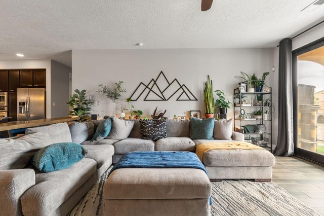 7348 Tree Line Avenue NW, Albuquerque, NM 87114