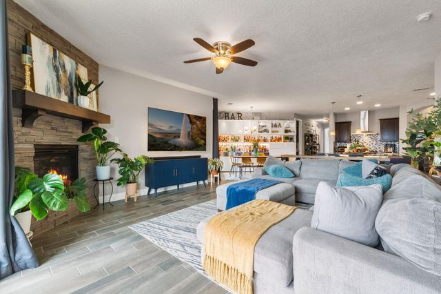 7348 Tree Line Avenue NW, Albuquerque, NM 87114
