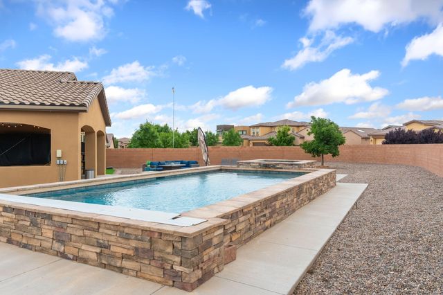 7348 Tree Line Avenue NW, Albuquerque, NM 87114