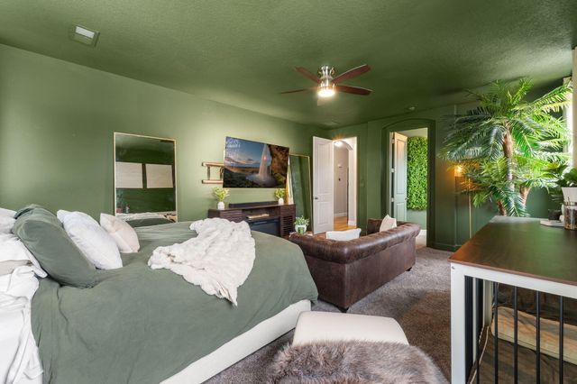 7348 Tree Line Avenue NW, Albuquerque, NM 87114