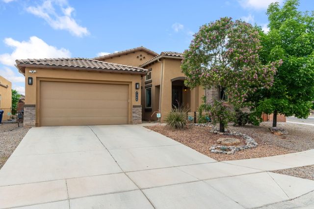 7348 Tree Line Avenue NW, Albuquerque, NM 87114