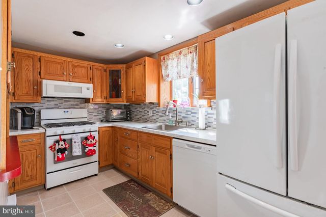 127 S 5TH ST, Perkasie, PA 18944