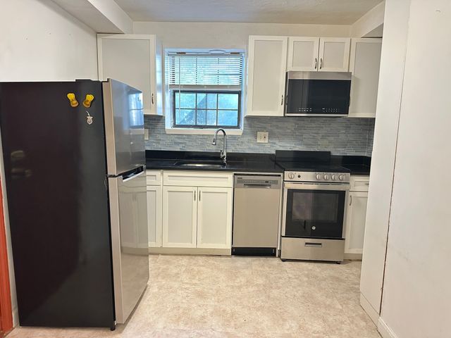 8 Jackson St C1, Quincy, MA 02169
