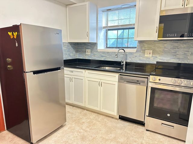 8 Jackson St C1, Quincy, MA 02169