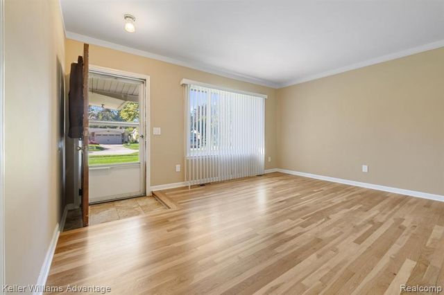 9434 Patton Street, Livonia, MI 48150