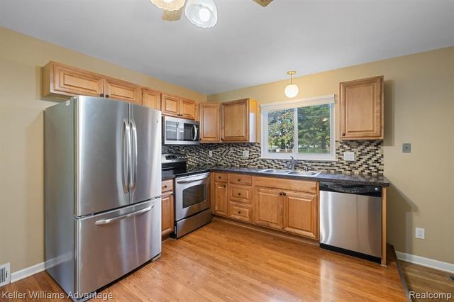 9434 Patton Street, Livonia, MI 48150