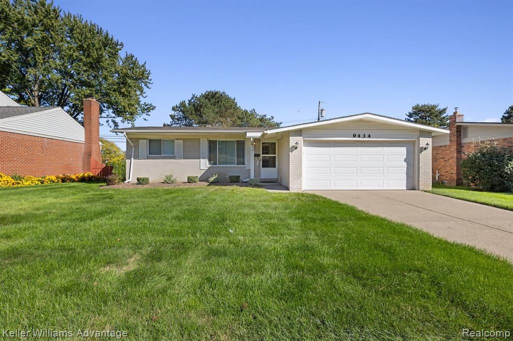9434 Patton Street, Livonia, MI 48150
