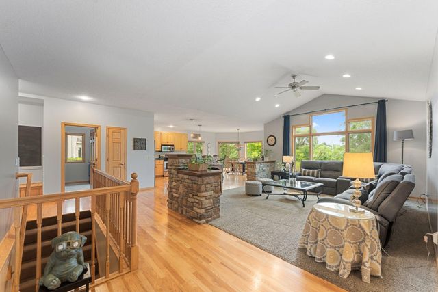 1678 Hunters Trail, Centerville, MN 55038