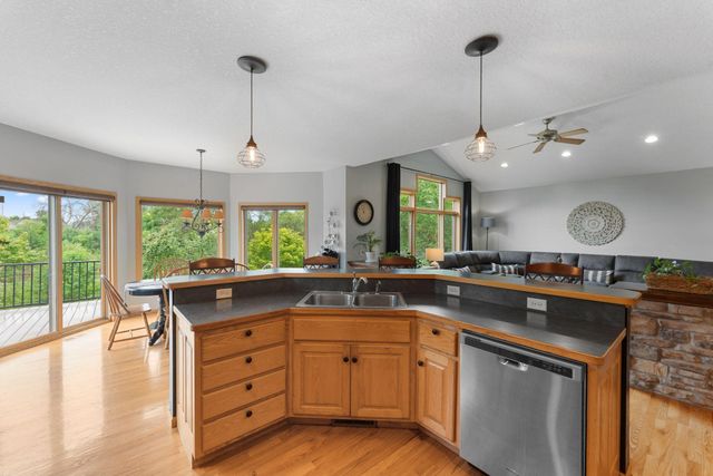 1678 Hunters Trail, Centerville, MN 55038