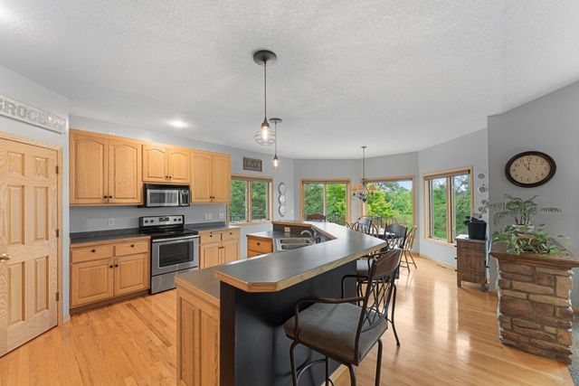 1678 Hunters Trail, Centerville, MN 55038