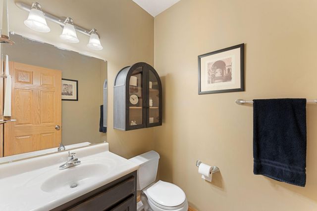 1678 Hunters Trail, Centerville, MN 55038