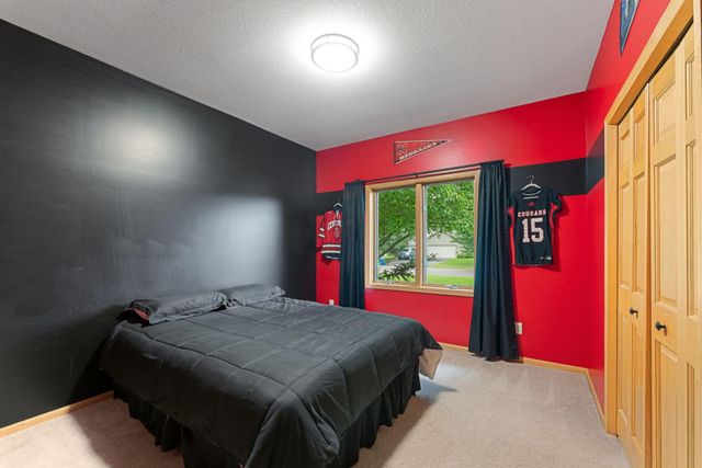 1678 Hunters Trail, Centerville, MN 55038